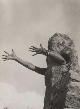 Claude Cahun I Extend My Arms 1931 or 1932